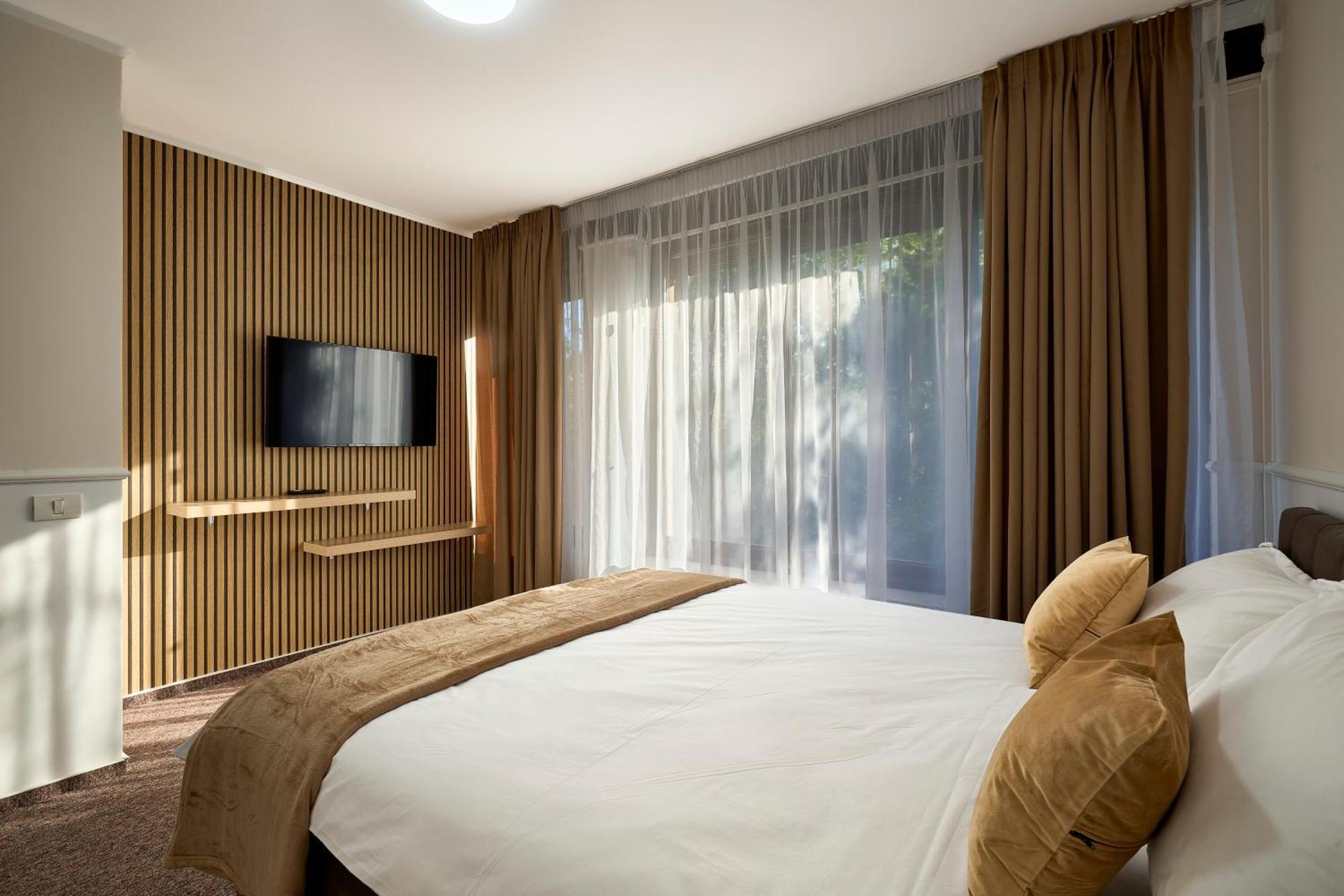 Corbeanca Therme Airport Resort מראה חיצוני תמונה