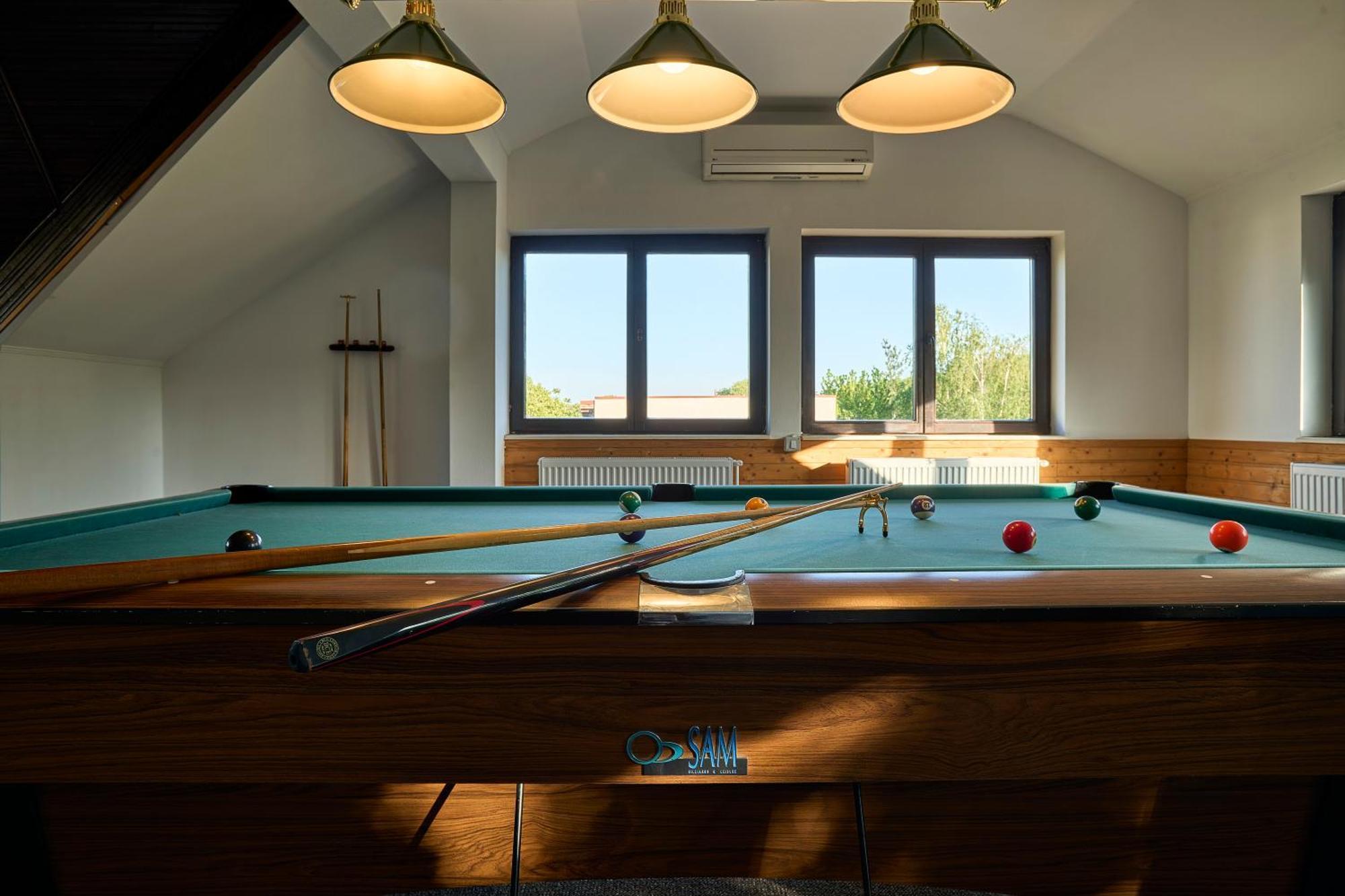 Corbeanca Therme Airport Resort מראה חיצוני תמונה