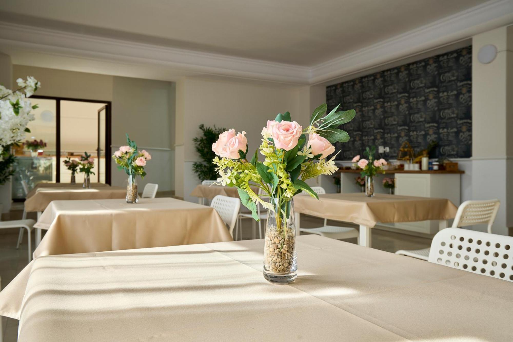 Corbeanca Therme Airport Resort מראה חיצוני תמונה