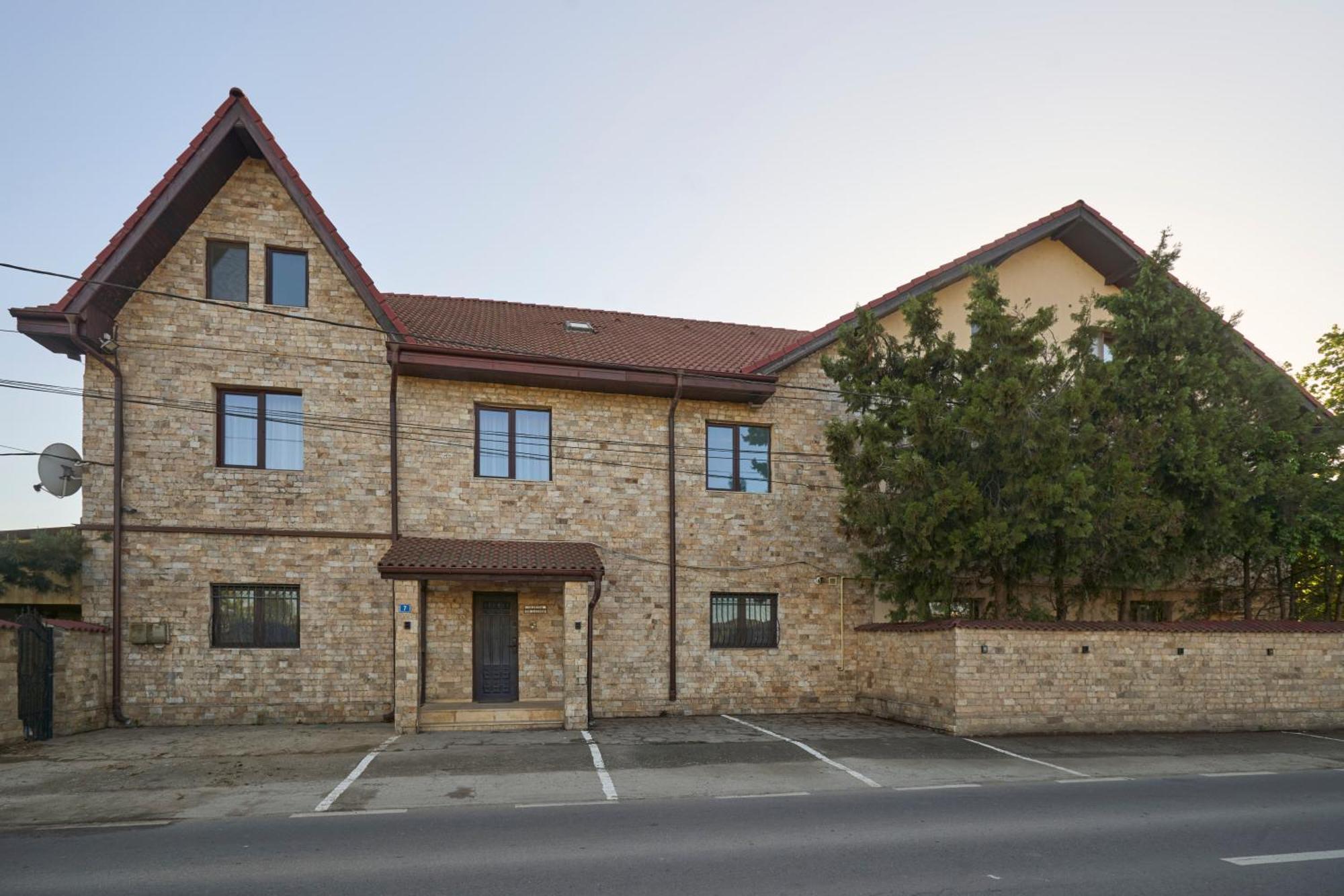 Corbeanca Therme Airport Resort מראה חיצוני תמונה
